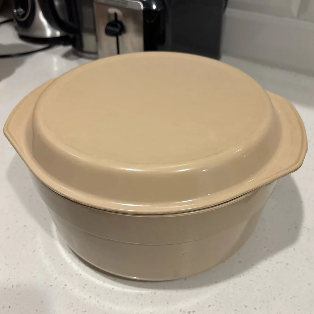 VTG Anchor Hocking 5 Qt Dutch Oven with Lid Microware PM480-T1 Microwave Cooker